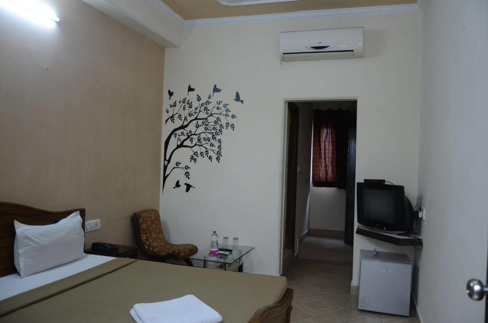 Fabexpress Grand Shoba Hotel New Delhi Ngoại thất bức ảnh